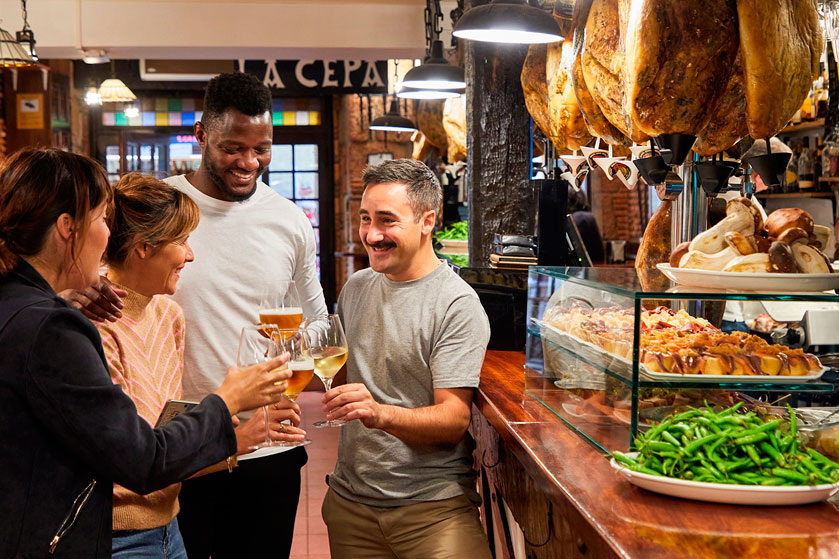 Dégustation de pintxos accompagnés du vin (tour privé)