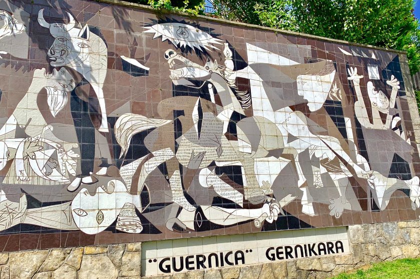 Tour de Gaztelugatxe y Gernika