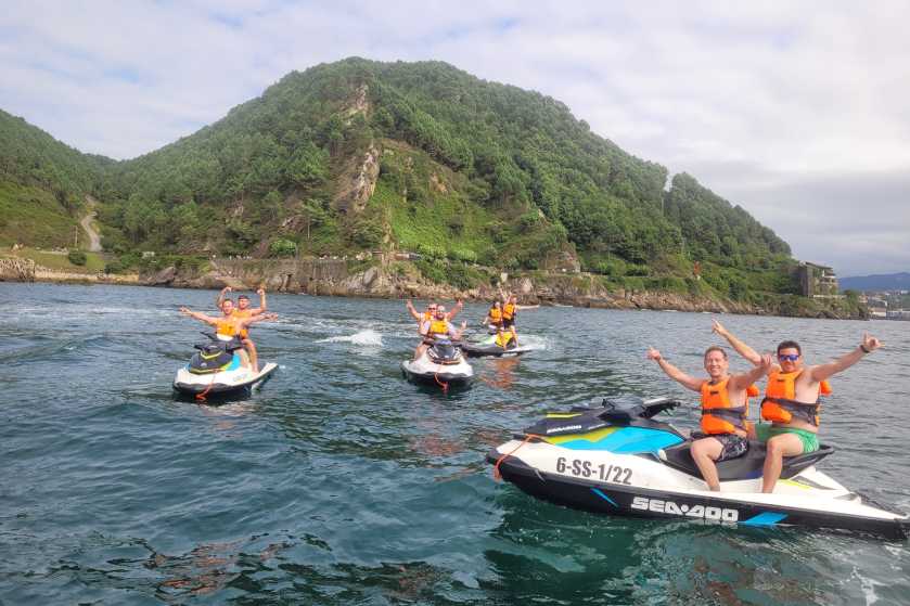 Excursion guidée en jet ski le long de la côte de Donostia et Pasaia