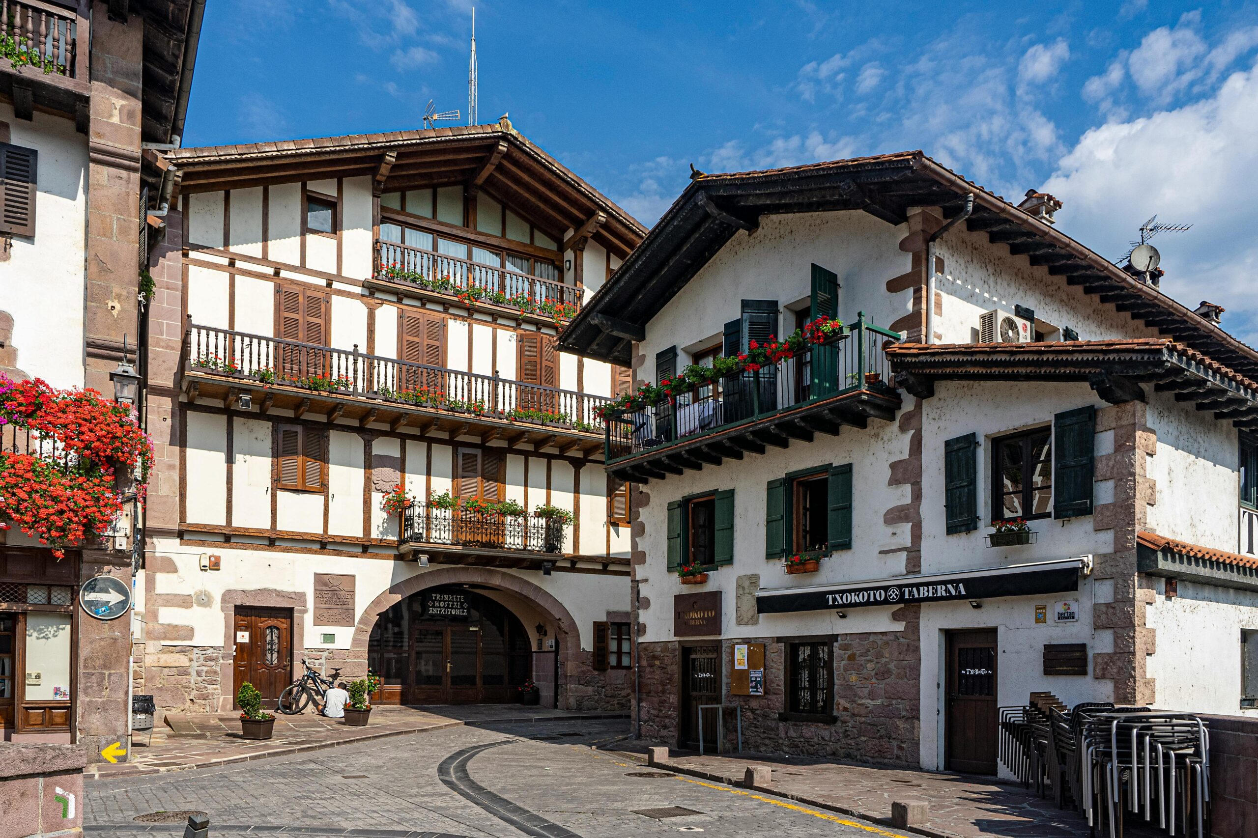 Tour de la vallée du Baztan : Elizondo et les grottes de Zugarramurdi